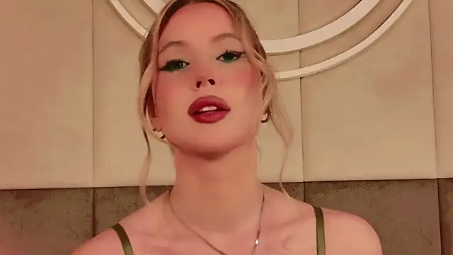 Snapshot of Beckie_White chatting on June 2026 09:56:02 PM Beckie White online show from June 2026 09:56:02 PM