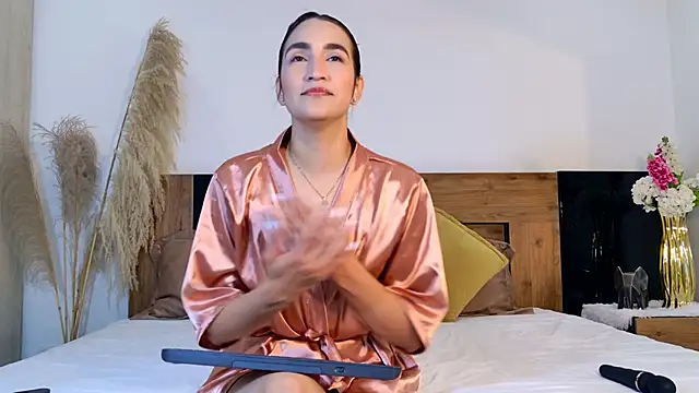 MaraGrief  online show from February 2026 11:33:01 AM