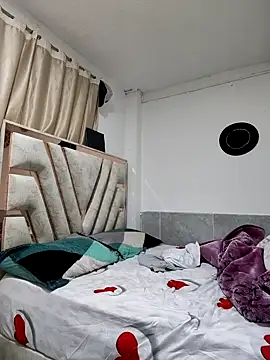 Snapshot of Kenny-M chatting on February 2026 01:11:02 PM Kenny-M online show from February 2026 01:11:02 PM