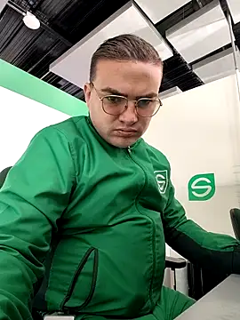 Snapshot of Kenny-M chatting on February 2026 01:54:01 PM Kenny-M online show from February 2026 01:54:01 PM