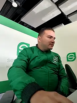 Snapshot of Kenny-M chatting on February 2026 01:51:02 PM Kenny-M online show from February 2026 01:51:02 PM