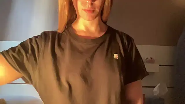 petiteetoile online show from April 2026 04:13:01 PM