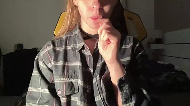 petiteetoile online show from February 2026 02:36:01 PM