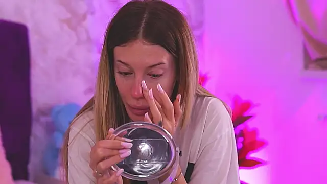 EllinaNuria online show from February 2026 04:14:01 AM