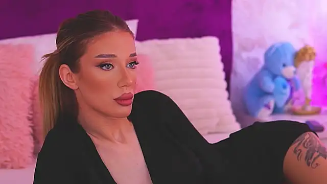 EllinaNuria online show from March 2026 05:38:01 AM