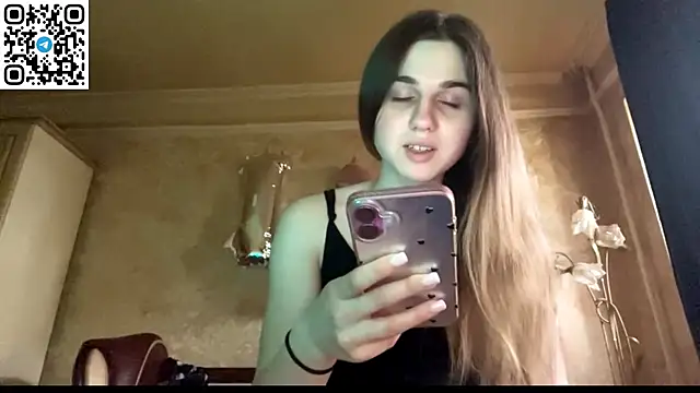 Snapshot of LovelySilk_63 chatting on May 2026 07:19:02 AM LovelySilk 63 online show from May 2026 07:19:02 AM