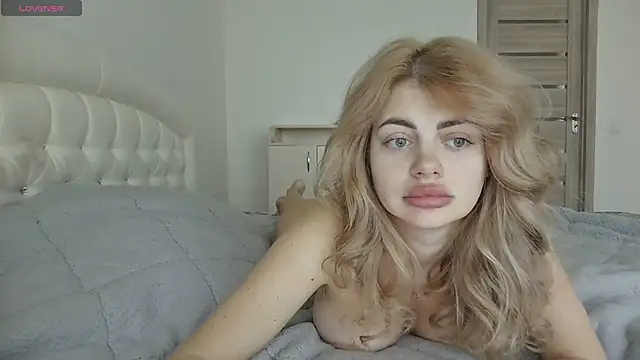 ShamlesssAdell online show from March 2026 06:26:01 AM