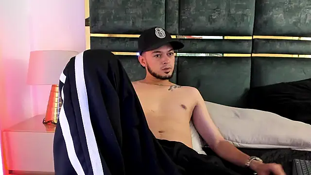 GaelyCoral online show from April 2026 07:58:02 PM