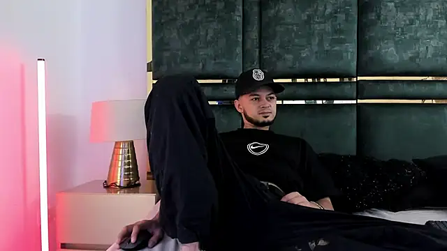 GaelyCoral online show from April 2026 11:49:02 AM