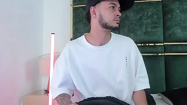 Snapshot of GaelyCoral chatting on February 2026 11:44:02 AM GaelyCoral online show from February 2026 11:44:02 AM