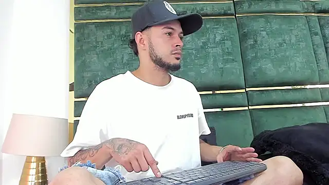 Snapshot of GaelyCoral chatting on February 2026 12:26:01 PM GaelyCoral online show from February 2026 12:26:01 PM