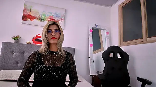 Sharlott 3 online show from February 2026 01:40:02 PM