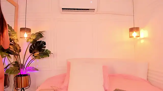 Nicole Whittee online show from February 2026 07:36:02 PM