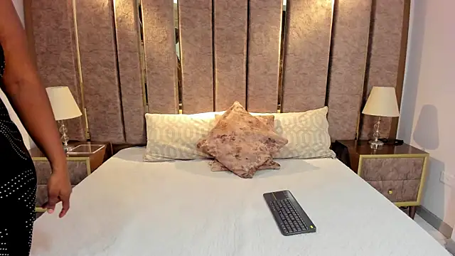 Snapshot of AprilMonroe chatting on February 2026 03:07:02 AM AprilMonroe online show from February 2026 03:07:02 AM