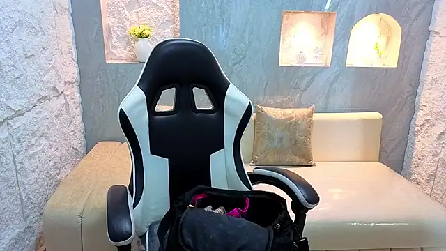 Catalina Tx  online show from February 2026 01:02:01 PM