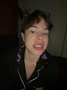 Brigitte01 online show from April 2026 10:22:01 PM