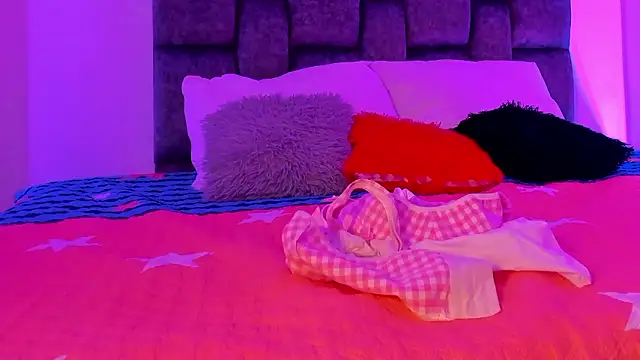 Madison Rosee online show from February 2026 11:43:02 AM