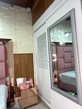 venezolana  caro online show from February 2026 07:22:01 PM