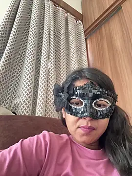 raavigirl online show from May 2026 06:45:02 AM