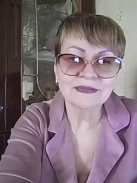 Snapshot of SophieBurns chatting on May 2026 09:04:02 AM SophieBurns online show from May 2026 09:04:02 AM