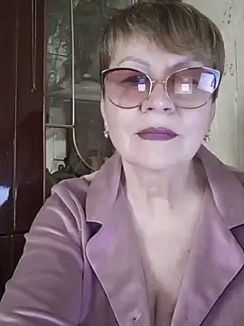 Snapshot of SophieBurns chatting on May 2026 09:06:01 AM SophieBurns online show from May 2026 09:06:01 AM