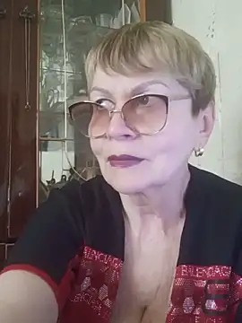 Snapshot of SophieBurns chatting on June 2026 10:46:02 AM SophieBurns online show from June 2026 10:46:02 AM