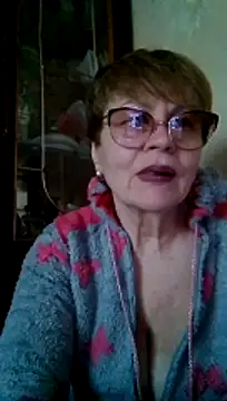 Snapshot of SophieBurns chatting on May 2026 12:42:01 PM SophieBurns online show from May 2026 12:42:01 PM