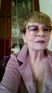 Snapshot of SophieBurns chatting on May 2026 10:13:01 AM SophieBurns online show from May 2026 10:13:01 AM
