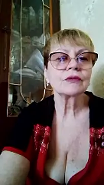 Snapshot of SophieBurns chatting on June 2026 10:05:02 AM SophieBurns online show from June 2026 10:05:02 AM