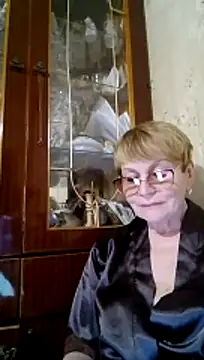 Snapshot of SophieBurns chatting on June 2026 05:13:02 PM SophieBurns online show from June 2026 05:13:02 PM