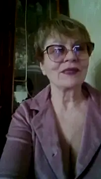 Snapshot of SophieBurns chatting on May 2026 11:39:01 AM SophieBurns online show from May 2026 11:39:01 AM