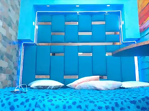 warmNoah online show from March 2026 07:43:02 PM