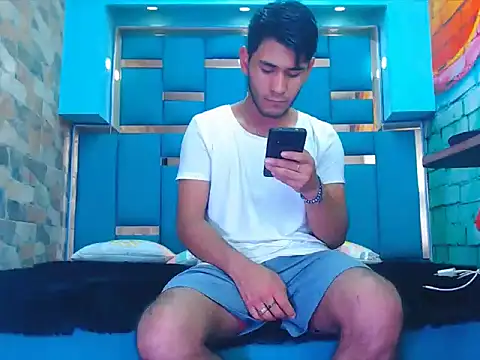 warmNoah online show from February 2026 07:36:02 PM