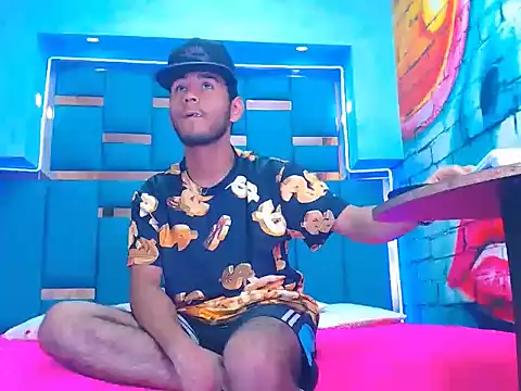 warmNoah online show from March 2026 07:18:01 PM