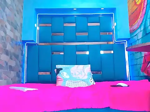 warmNoah online show from March 2026 07:18:01 PM