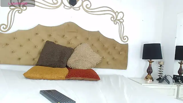 Snapshot of CloeCastillo chatting on February 2026 09:33:02 AM CloeCastillo online show from February 2026 09:33:02 AM