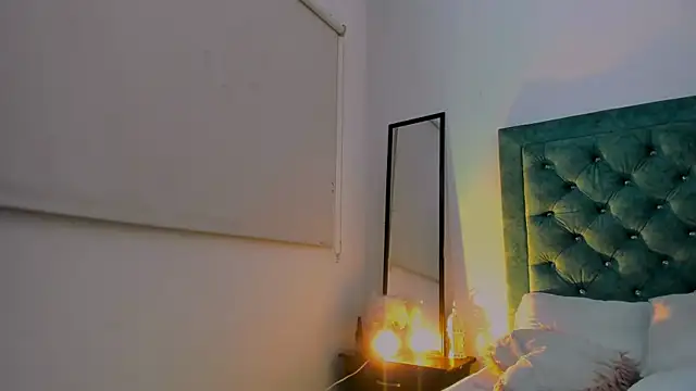 LatinoDark online show from February 2026 04:01:01 AM