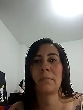 Sophie Tyler online show from April 2026 03:00:01 AM