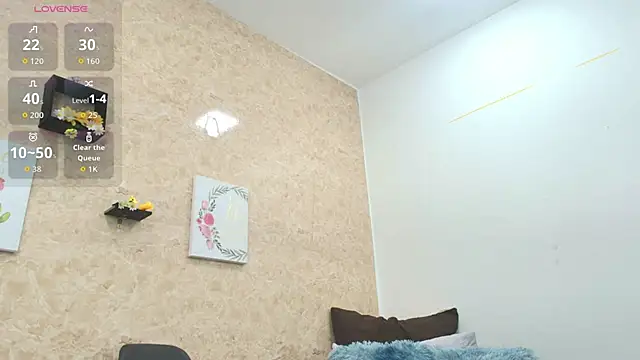 Sophie Tyler online show from March 2026 01:44:01 PM