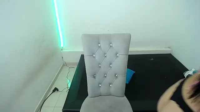 Naomy Reiden online show from March 2026 09:44:02 PM