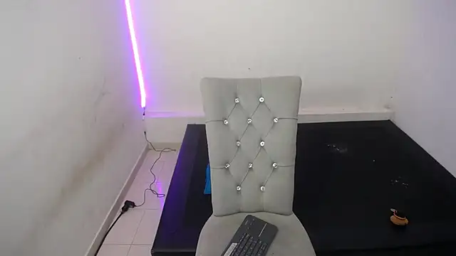 Naomy Reiden online show from March 2026 12:34:01 AM