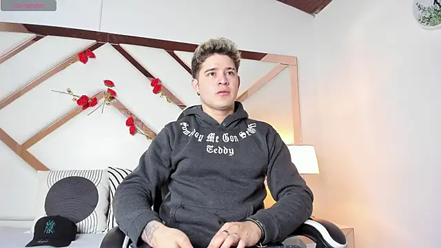 Snapshot of rayan_linxx chatting on February 2026 07:58:02 PM rayan linxx online show from February 2026 07:58:02 PM