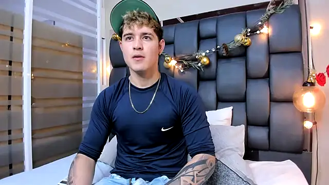 rayan linxx online show from March 2026 08:00:02 PM