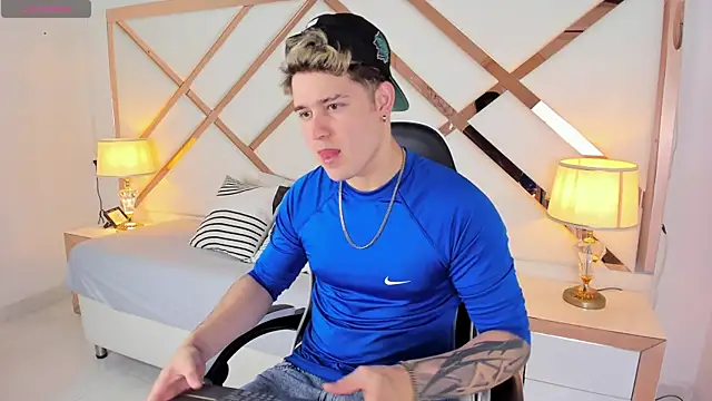 Snapshot of rayan_linxx chatting on February 2026 07:22:01 PM rayan linxx online show from February 2026 07:22:01 PM