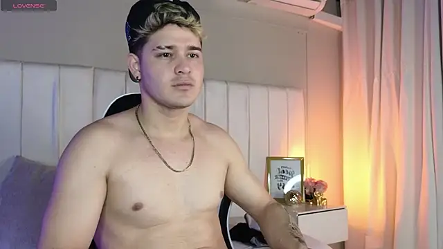 Snapshot of rayan_linxx chatting on February 2026 07:13:01 PM rayan linxx online show from February 2026 07:13:01 PM