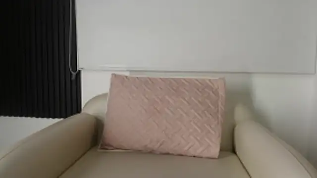 Sharlo Alvarez online show from February 2026 08:19:02 PM