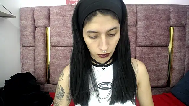 Snapshot of FRANCESCA_LOVE_ chatting on June 2026 11:43:01 PM FRANCESCA LOVE online show from June 2026 11:43:01 PM