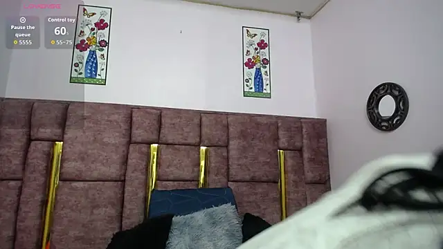 FRANCESCA LOVE  online show from April 2026 03:23:01 AM