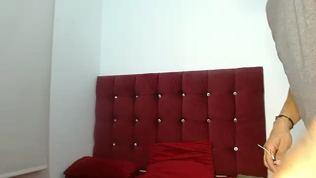 Snapshot of SkinnyDevil12 chatting on February 2026 03:28:01 AM SkinnyDevil12 online show from February 2026 03:28:01 AM