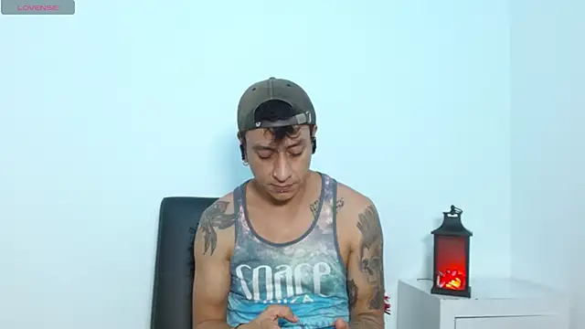 Snapshot of SkinnyDevil12 chatting on February 2026 03:07:01 AM SkinnyDevil12 online show from February 2026 03:07:01 AM